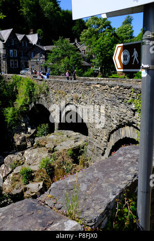 Pont-y-coppia ponte Afon Llugwy River, Betws-y-Coed, North Wales UK Foto Stock