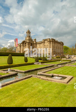 Cartwright Hall Situato nel parco del Lister lungo manningham lane in heaton area di Bradford Foto Stock