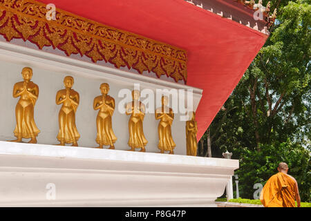 Golden Statue di Buddha, Wat Bang Riang, buddhistic tempio, Thap messo, Amphoe hap messo, Phang Nga, Thailandia, Asia Foto Stock