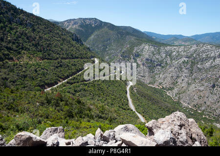 Winding Road, Parnon montagne, Arkadia, Peloponneso, Grecia Foto Stock