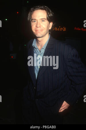 WESTWOOD, CA - 26 febbraio: attore Timothy Hutton assiste Warner Bros Foto 'il Mambo Kings' Premiere nel febbraio 26, 1992 al Mann Bruin Theatre di Westwood, California. Foto di Barry re/Alamy Stock Photo Foto Stock