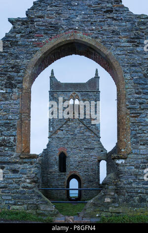 Le rovine della chiesa di San Michele in Burrow Mump, Burrowbridge, Somerset, Inghilterra, Regno Unito Foto Stock