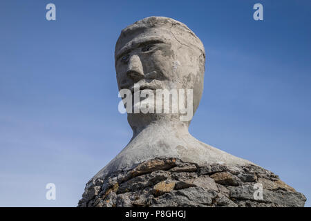 Kleifabui statua a Kleifaheidi Pass, ad ovest di fiordi, Islanda Foto Stock