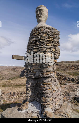 Kleifabui statua a Kleifaheidi Pass, ad ovest di fiordi, Islanda Foto Stock