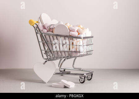 Mini carrello con il cuore Foto Stock