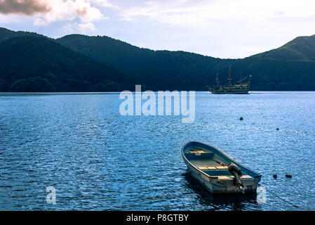 Rive del Lago Kawaguchiko, Hakone, Giappone Foto Stock