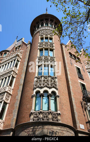 La Casa de les Punxes. Famosa architettura modernista landmark in Barcellona, Spagna. Progettato da Josep Puig i Cadafalch. Foto Stock