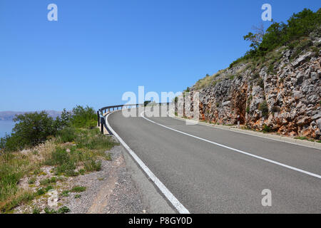 Croazia - la famosa Autostrada Adriatica (Jadranska magistrala) strada lungo la costa Foto Stock