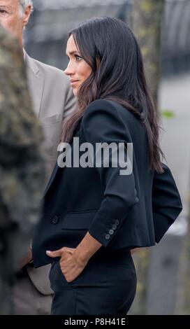 Dublino, Irlanda. 11 Luglio, 2018. Meghan, duchessa di Sussex presso la banca del fiume Liffey a Dublino il 11 luglio 2018, presso il Memoriale di carestia l'ultimo di una visita di 2 giorni a Dublino foto : Albert Nieboer/ Paesi Bassi OUT/point de vue OUT | Credit: dpa/Alamy Live News Foto Stock