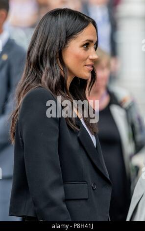 Dublino, Irlanda. 11 Luglio, 2018. Meghan, duchessa di Sussex presso la banca del fiume Liffey a Dublino il 11 luglio 2018, presso il Memoriale di carestia l'ultimo di una visita di 2 giorni a Dublino foto : Albert Nieboer/ Paesi Bassi OUT/point de vue OUT | Credit: dpa/Alamy Live News Foto Stock