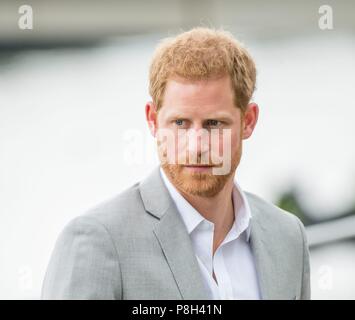 Dublino, Irlanda. 11 Luglio, 2018. Il principe Harry, il Duca di Sussex presso la banca del fiume Liffey a Dublino il 11 luglio 2018, presso il Memoriale di carestia l'ultimo di una visita di 2 giorni a Dublino foto : Albert Nieboer/ Paesi Bassi OUT/point de vue OUT | Credit: dpa/Alamy Live News Foto Stock