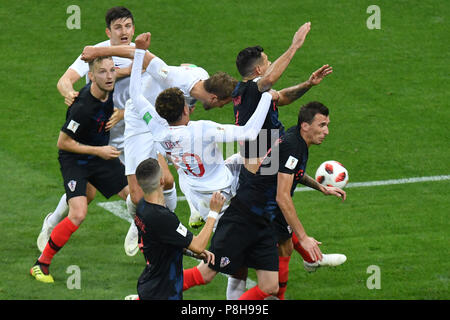 Mosca, Russia. 11 Luglio, 2018. Area, Scena da: Mario MANDZUKIC (CRO), Dejan LOVREN (CRO), il DELE ALLI (ITA), Harry KANE (ITA), Giovanni pietre (ITA), Ivan RAKITIC (CRO), azione, duelli. Croazia (CRO) - Inghilterra (ITA) 2-1 nV semifinali, turno di quattro, corrispondono 62 il 07/11/2018 a Mosca, Luzhniki Stadium, Coppa del Mondo di Calcio 2018 in Russia dal 14.06. - 15.07.2018. | Utilizzo di credito in tutto il mondo: dpa picture alliance/Alamy Live News Foto Stock