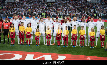 I Giocatori di lingua inglese a cantare l'inno nazionale, Presentazione Presentazione, pre-match, cerimonia, line up, figura intera, paesaggio, cantando, Croazia (CRO) - Inghilterra (ITA) 2: 1, semifinali, corrispondono 62, su 11.07.2018 a Mosca; Coppa del Mondo di Calcio 2018 in Russia dal 14.06. - 15.07.2018. | Utilizzo di tutto il mondo Foto Stock