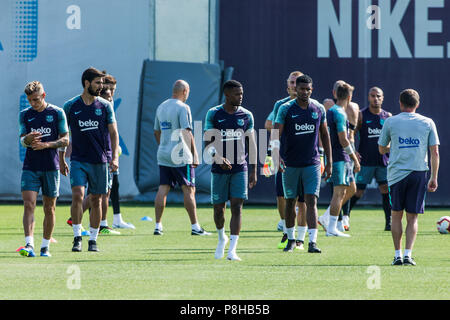 Luglio 12, 2018 - Nelson Semedo dal Portogallo e Marlon Santos dal Brasile durante il primo FC Barcellona sessione di formazione del 2018/2019 La Liga pre stagione nella Ciutat Esportiva Joan Gamper, Barcellona il 11 di luglio del 2018. Credito: Xavier Bonilla/AFP7/ZUMA filo/Alamy Live News Foto Stock