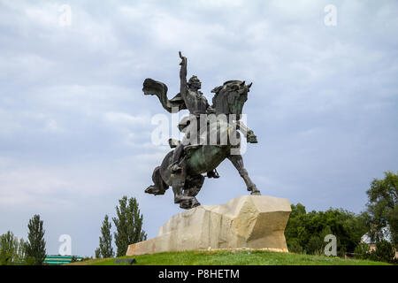 Alexander Suvorov Statua in Tiraspol, Transnistria in Moldavia. Aleksandr Suvorov è il fondatore della città e un grande esercito Russo leader del Foto Stock