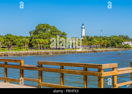 Saint Simons Park e del faro da Pier Foto Stock