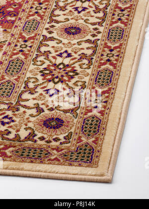 Ornamento orientale rug isolati su sfondo bianco. Foto Stock