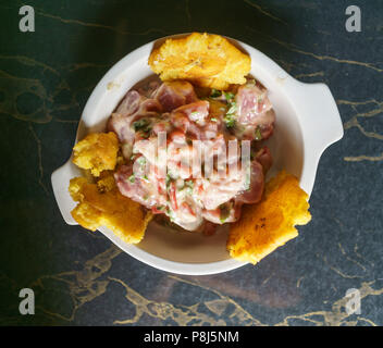 Al Toke Pez street food bar, Lima, Perù. Foto Stock