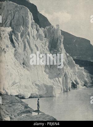 'Tumbling ghiacciaio e Berg sul lago del Canada più alti monti', C1935. Artista: Mondiale. Foto Stock
