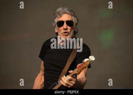 Londra, Regno Unito. 6 luglio 2018. Roger Waters esegue sul grande palco in legno di quercia, British Summer Time 2018. Foto Stock