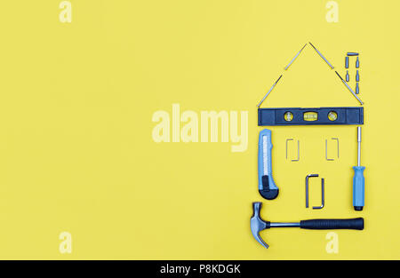 Selezione di strumenti a forma di casa. Foto Stock