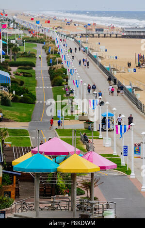 Virginia Beach, VA-Agosto 31, 2017: mattina set-up attività sul lungomare su Labor Day weekend a Virginia Beach, VA. Foto Stock