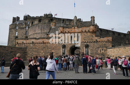 Edimburgo, Scozia, ingresso principale del Castello di Edimburgo foto di Dennis Brack Foto Stock