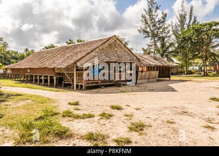 Longhouse punta del Borneo spiaggia,Sabah,Borneo Malese Foto Stock