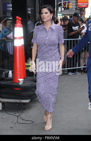 NEW YORK, NY Luglio 12: Neve Campbell visto a Good Morning America per promuovere il suo nuovo film, Grattacielo sulla luglio 12, 2018 a New York City. Credito: RW/MediaPunch Foto Stock