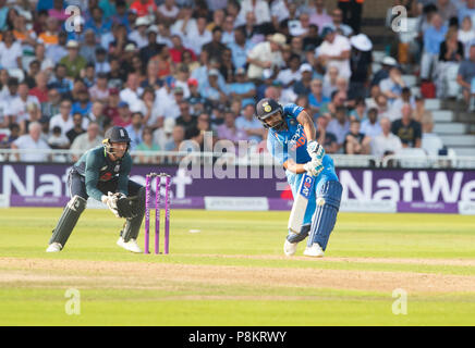 Nottingham, Regno Unito. 12 luglio 2018, Royal London, una giornata internazionale, Inghilterra v India, Trent Bridge, Rohit Sharma colpisce un credito sei: David Kissman/Alamy Live News Foto Stock