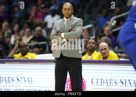 LOS ANGELES, CA - Luglio 12: Dallas Ali Head Coach Fred Williams durante un gioco WNBA tra le ali di Dallas e Los Angeles Sparks su luglio 12, 2018 a Staples Center a Los Angeles, CA. (Foto di Jordon Kelly Cal Sport Media) Foto Stock