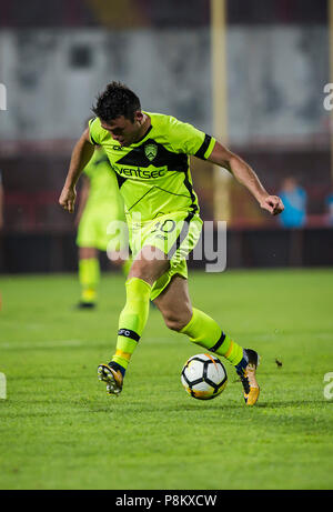 Karadjordje Stadium, Vojvodina, Serbia. 12 Luglio, 2018. UEFA Europa League calcio, primo turno di qualificazione, prima gamba, Spartak Subotica versus Coleraine FC; avanzamento Eoin Bradley di Coleraine FC in azione Credit: Azione Plus sport/Alamy Live News Foto Stock