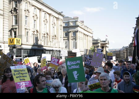 Newcastle, Regno Unito. 12 Luglio, 2018. Non Trump Benvenuto dimostrazione contro la visita del Presidente degli Stati Uniti, Donald Trump J PER IL REGNO UNITO. 12 luglio 2018. Credito: David Whinham/Alamy Live News Foto Stock