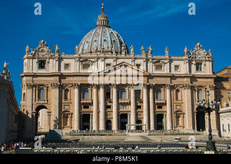 Città del Vaticano - Vaticano - 10 ottobre 2017: Vista della Basilica di San Pietro e la Città del Vaticano Foto Stock