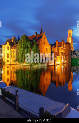 Torre Belfort da Rozenhoedkaai in Bruges Foto Stock