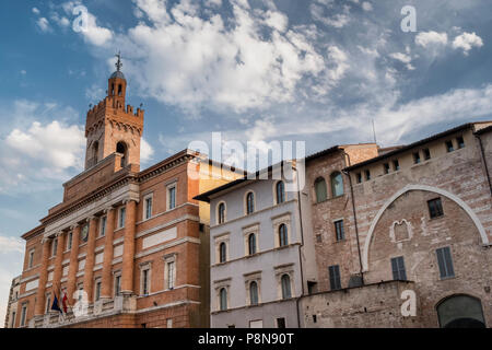 Edifici storici di Foligno, Perugia, Umbria, Italia Foto Stock