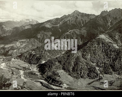 448 Panorama von der Kleinalpelspitze, gesehen in der Richtung nach Osten und Südwesten. Standpunkt, Kleinalpelspitze. Aufgenommen, am 15.Settembre 1915. (BildID 15461847) Foto Stock