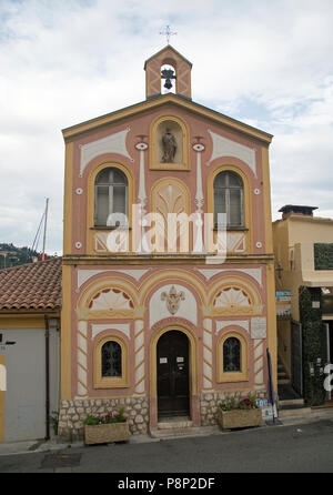 Villefranche sur mer, Francia, giugno 2018, una vista di Chapelle de Saint-Pierre des Pecheurs (Chapelle de Cocteau) Foto Stock