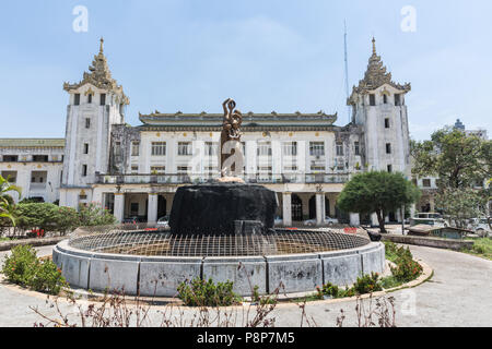 Yangon Railway Station, Yangon, Myanmar (Birmania) Foto Stock