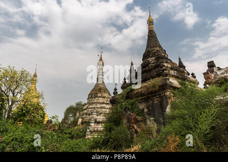 Pagode a Hanthawaddy, Myanmar (Birmania) Foto Stock