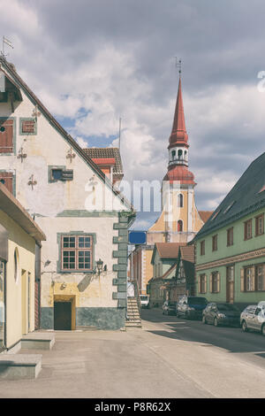 Città vecchia di Parnu Pernau , un famoso centro di villeggiatura estiva Città in Estonia Foto Stock