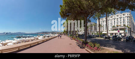 Boulevard de la Croisette, Cannes, Francia Foto Stock