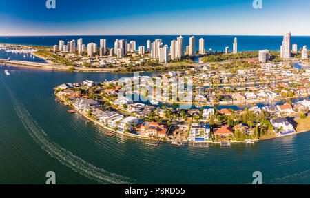 Foto aerea di Surfers Paradise e a Southport sulla Gold Coast Foto Stock