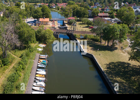 Norsholm, Svezia - Luglio 5, 2018: Veduta aerea da ovest di Norsholm area di bloccaggio serve la Gota canal. Foto Stock