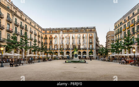 Piazza Indipendenza in Girona Catalogna Spagna Foto Stock