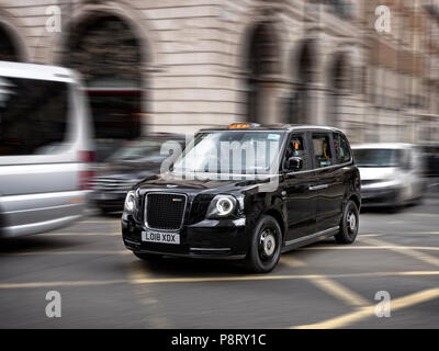 LEVC TX elettrico taxi a Londra la guida nel central London REGNO UNITO Foto Stock