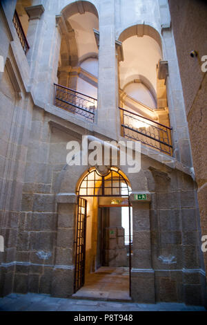 Il Centro portoghese per la fotografia alloggiato nel vecchio carcere di Oporto, Portogallo - XVIII sec.. Cadeia de Relacao - aperto nel 2000 Foto Stock