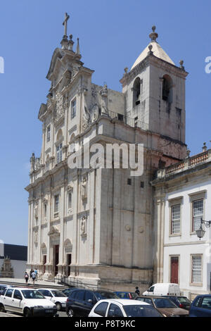 La nuova cattedrale a Coimbra, Portogallo. Cattedrale del Santo Nome di Gesù, originariamente era una chiesa gesuita di1543, divenne la nuova cattedrale nel 1772 Foto Stock