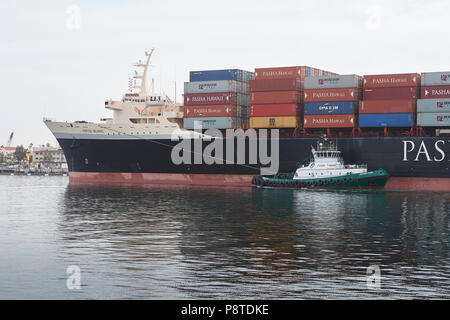 Il Pasha Vintage HAWAII (ex orizzonte linee), contenitore di nave, ORIZZONTE RELIENCE, nel Los Angeles canale principale, legato al Porto di Los Angeles. Foto Stock