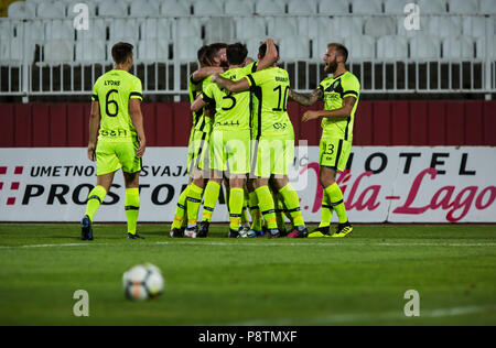 Novi Sad Serbia. 12 Luglio, 2018. I giocatori di Coleraine FC celebrare l obiettivo per il credito 1-0: Nikola Krstic/Alamy Live News Foto Stock